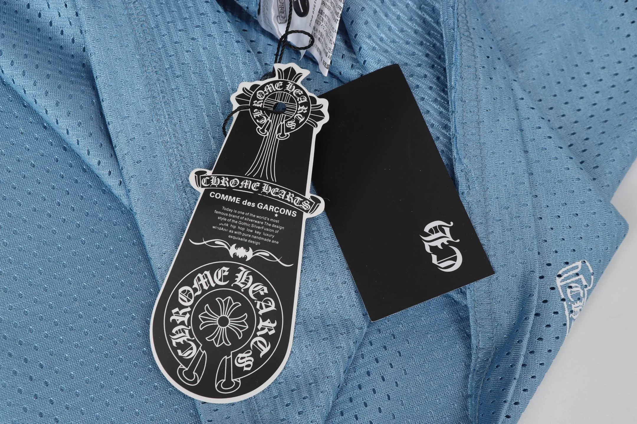 P190 Chrome Hearts CH Chrome Hearts popular Sanskrit printed mesh double-layer ice hockey jersey sports suit. Uses direct injection imported machine printing. Hardware and accessories are all ground and customized. Correct configuration. Black 2025 Chrome Hearts authentic packaging. 300 grams of custom-dyed mesh. Large version. Loose and stylish. Different from lower versions, slim and long version with upper body and hip stretch. 100% commitment: top quality. Not fast food. Highest version on the market. Top quality - different from ordinary versions on the market. If you care about quality, you should also respect the price. Absolutely 0 after-sales service and 0 return rate so far. It’s hard not to love the style - 300g mesh custom-dyed fabric - Correct high-density main mark, washed tag, hand-sewn